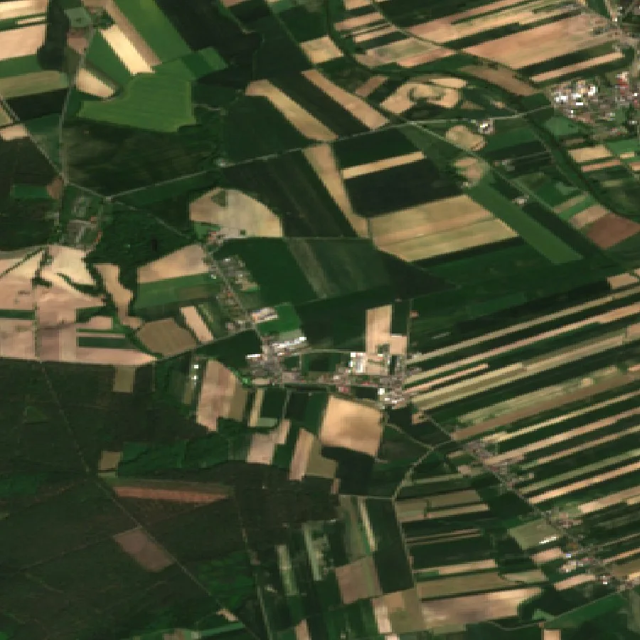 Optical close-up, field parcels