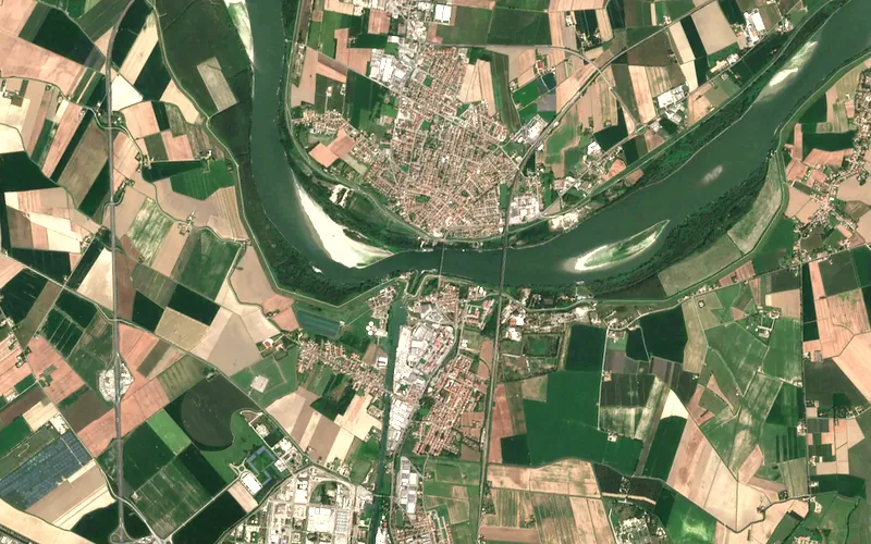 Po at Pontelagoscuro, August 2023: a near-average state.